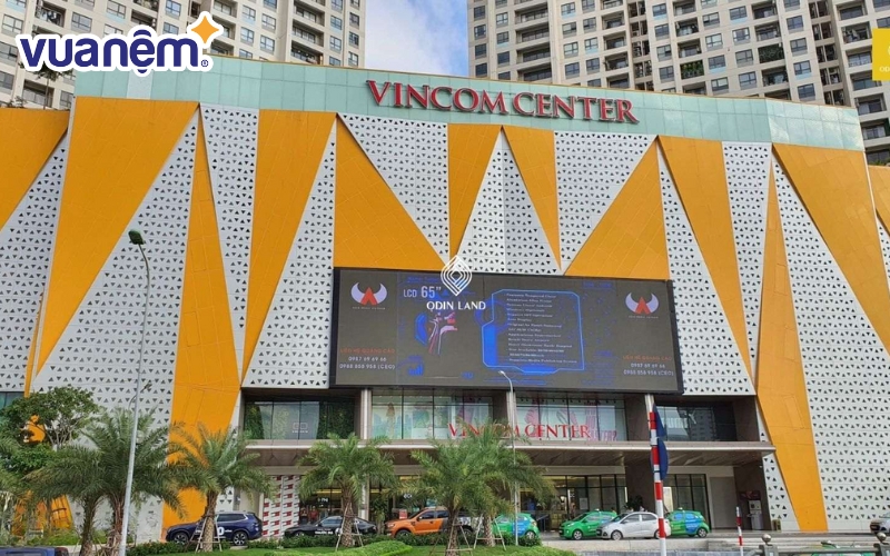 Vincom Center Trần Duy Hưng là một trong những điểm đến sôi động nhất Cầu Giấy.