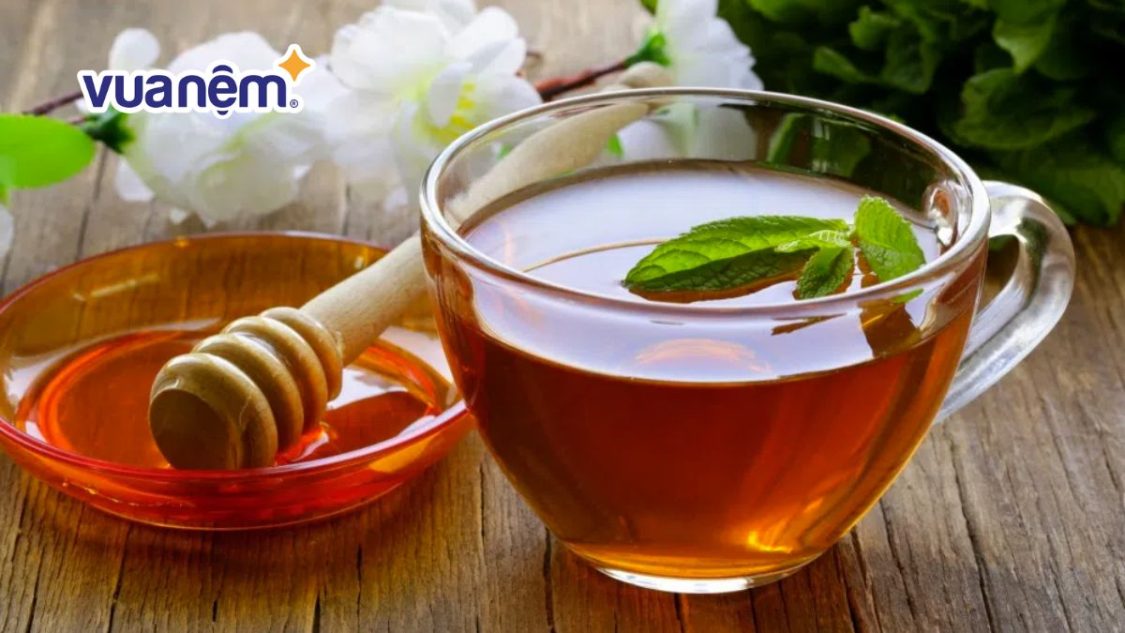Cách pha mật ong uống trước khi đi ngủ đúng và hiệu quả