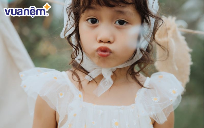 Mỗi từ lót khi kết hợp với tên Hằng lại cho ra ý nghĩa khác nhau
