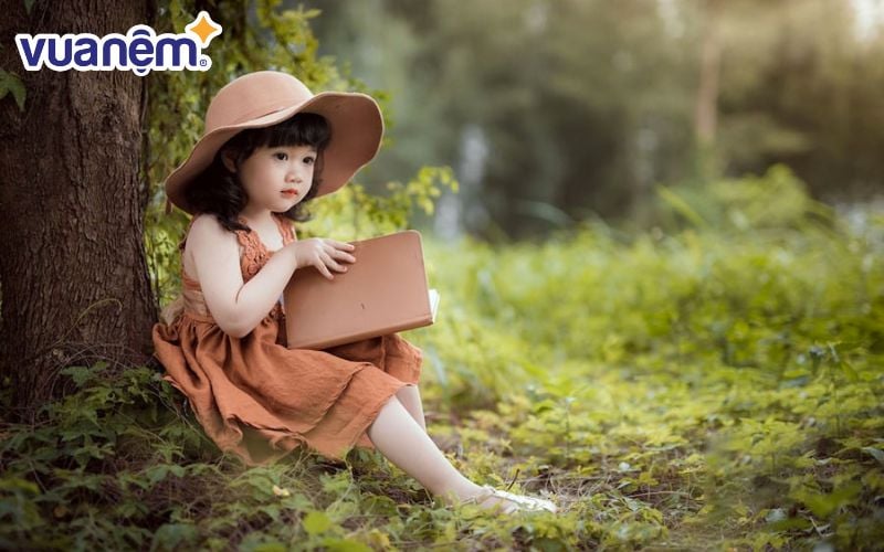 Bé gái tên Hồng mang ý nghĩa ngây thơ, hồn nhiên