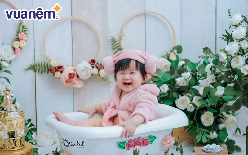 Các tên đệm cho tên Hồng thể hiện sự xinh đẹp, thông minh