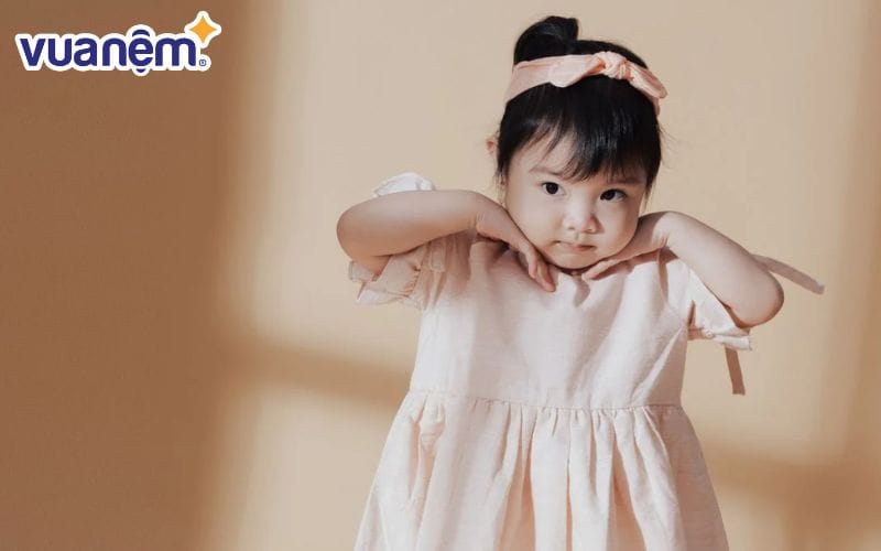 Bé yêu tên Ngọc không chỉ xinh đẹp mà còn rất may mắn