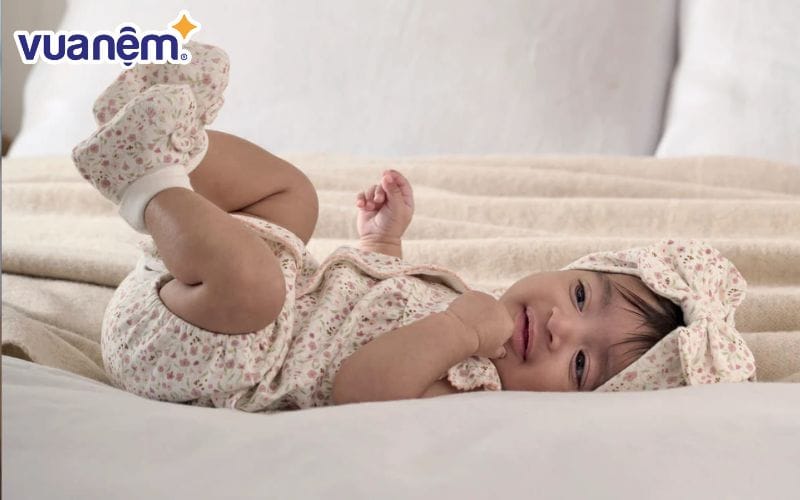 Hoàng Uyên có học vấn cao và tính cách rất đáng yêu