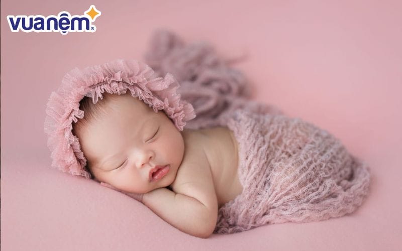 Thục Yên sở hữu nét đẹp nhẹ nhàng và yêu kiều
