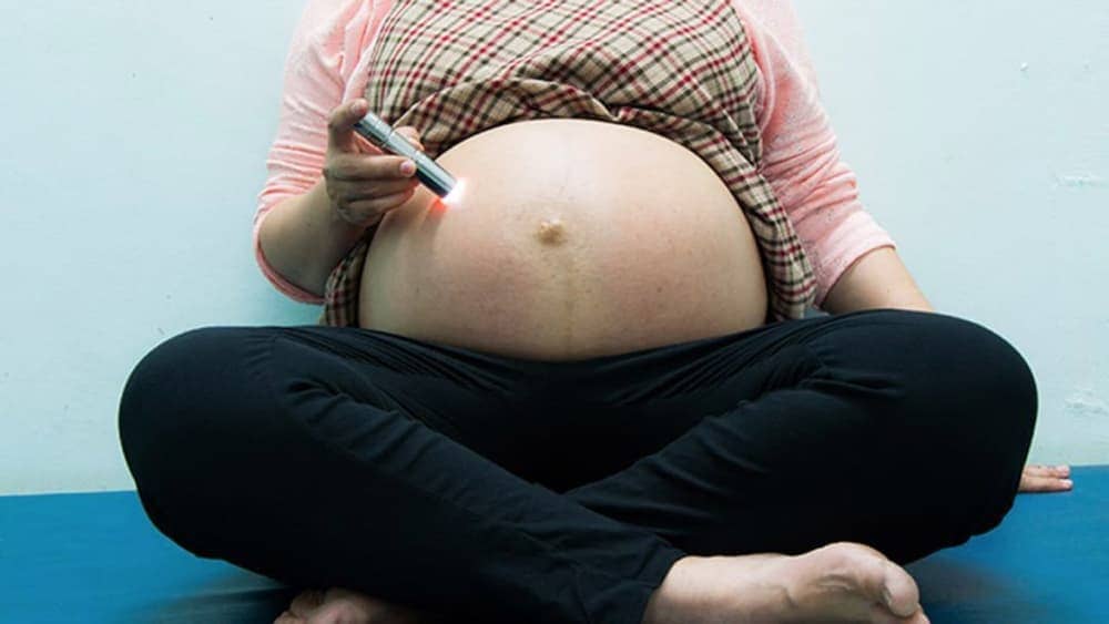 các cách kích động thai nhi trong bụng mẹ