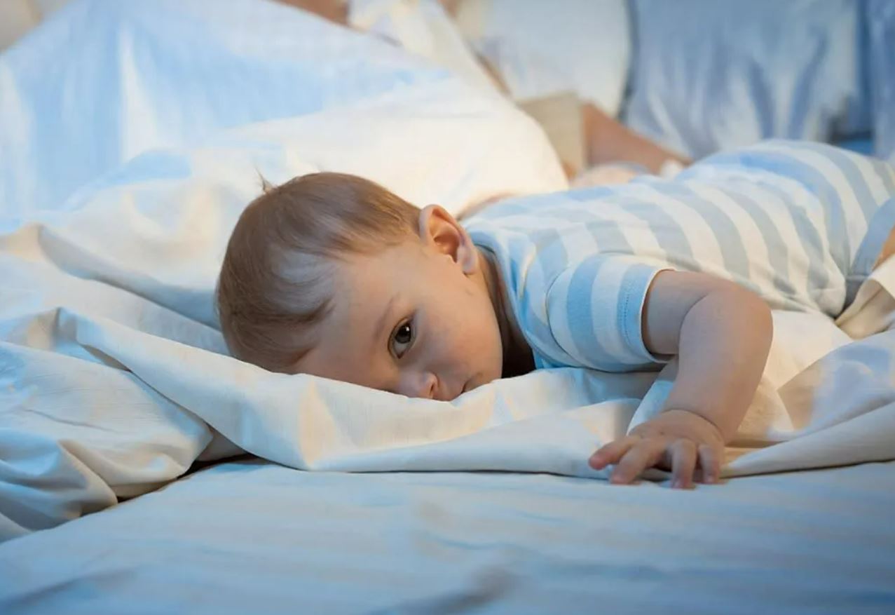 cách trẻ sơ sinh ngủ an toàn