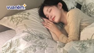 Bị nóng lưng khi ngủ: Nguyên nhân và cách xử lý hiệu quả?
