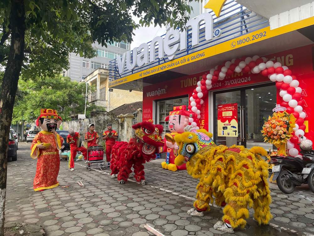 Mừng khai trương cửa hàng Vua Nệm tại đường Nguyễn Phong Sắc - TP Hà Nội