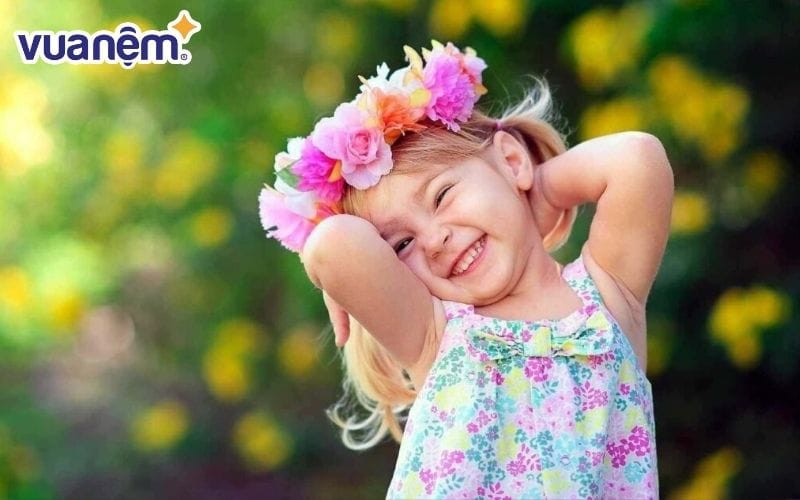 Bé gái có tên đệm là Ái thường nhẹ nhàng và giàu tình yêu thương
