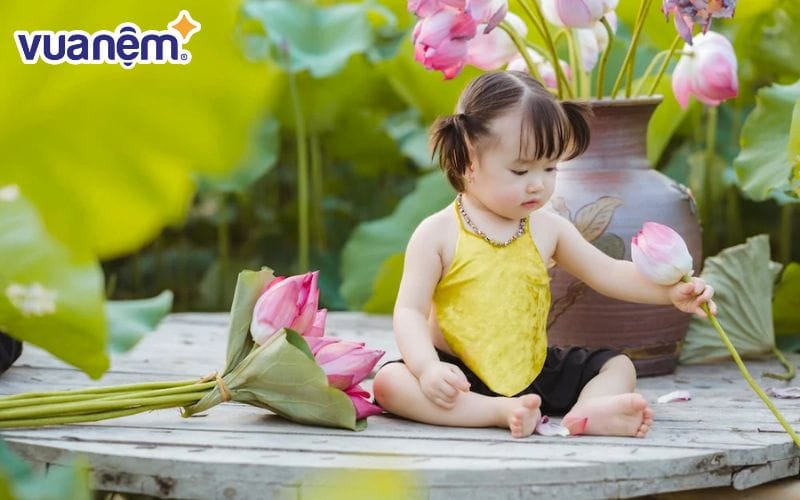 Từ Khánh không chỉ sử dụng để làm tên lót mà còn có thể dùng để làm tên gọi cũng rất ý nghĩa