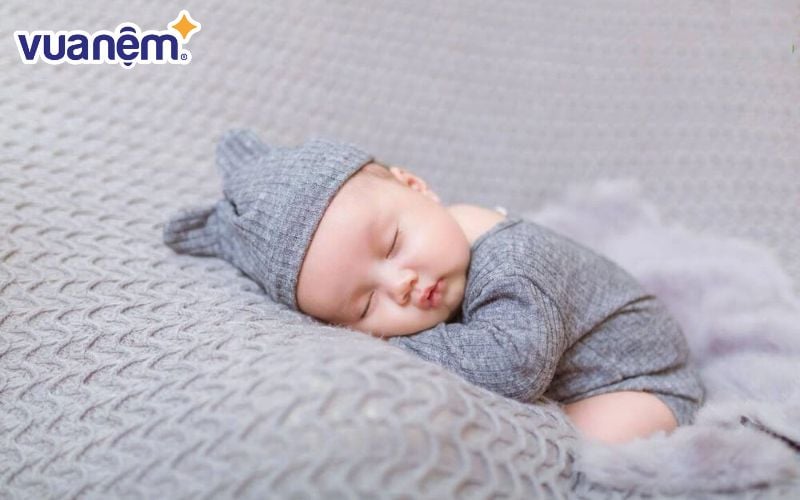 Hưng Quý là tên biểu tượng cho sự hưng vượng và phú quý cả đời