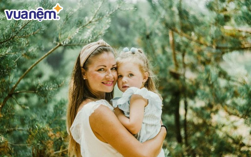 Hạ Vy đại diện cho người con gái có vẻ đẹp cuốn hút