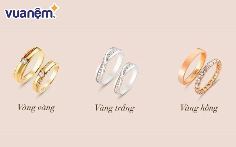 Vàng 14K có nhiều màu sắc khác nhau như vàng đậm, vàng nhạt, vàng hồng