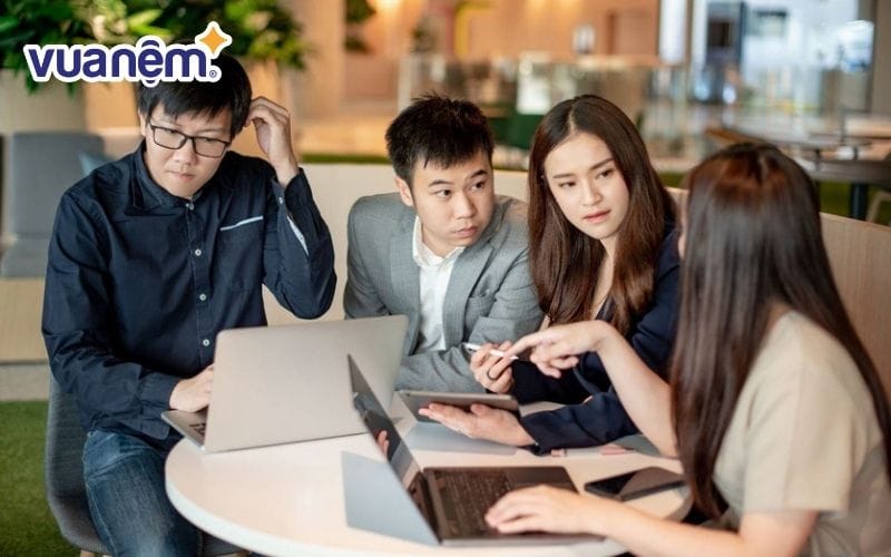 Giờ giải lao hãy nói chuyện với đồng nghiệp