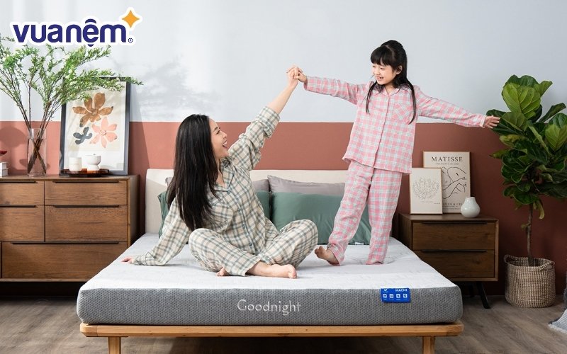 Nệm Foam Goodnight Hachi có độ dày 15cm hoàn hảo với cấu trúc đặc biệt từ 2 lớp foam