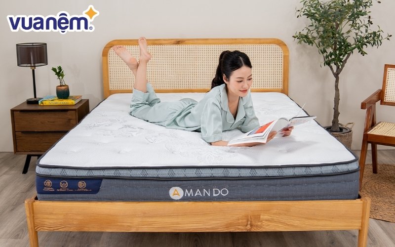 Nệm Lò Xo Amando Elite Plus được tích hợp topper với 2 lớp foam dày dặn