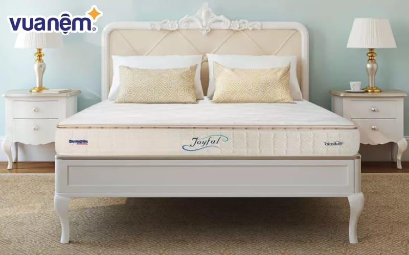 Khi tuổi tác tăng lên, người lớn tuổi thường gặp nhiều vấn đề ảnh hưởng đến giấc ngủ.