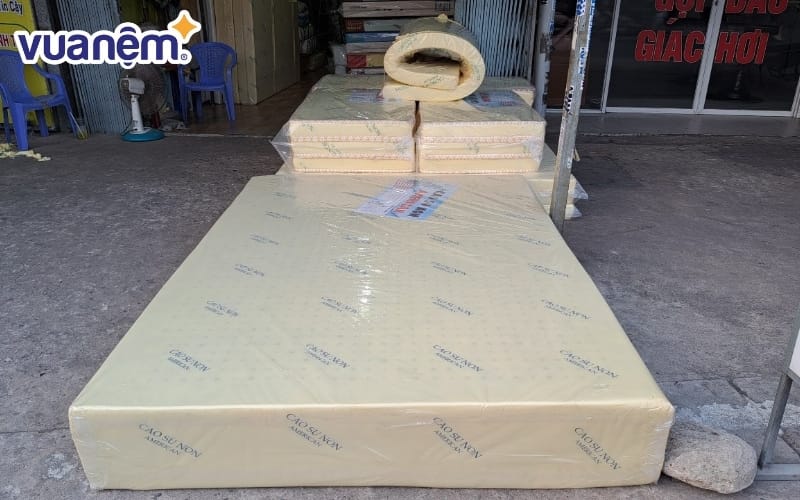 Giá thành nệm cao su non 1m4 American