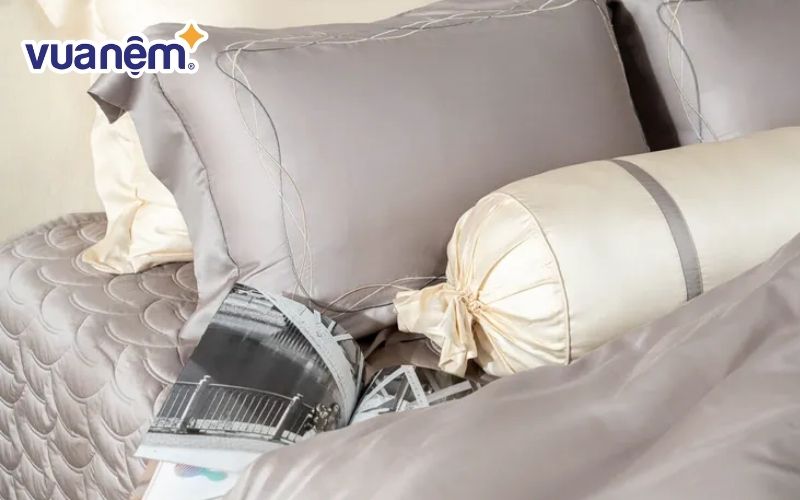 Lưu ý chọn chăn ga gối đệm màu xám cho phòng ngủ hài hòa