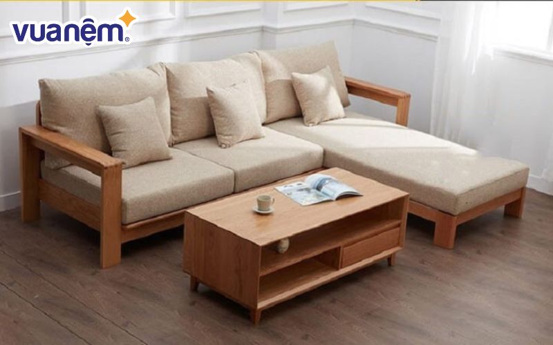 Ghế sofa gỗ kết hợp đệm bọc vải nỉ cho phòng khách tinh tế, lịch sự