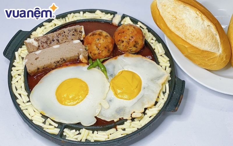 Bánh mì trứng ốp la - Món ăn sáng cho học sinh cung cấp protein và vitamin