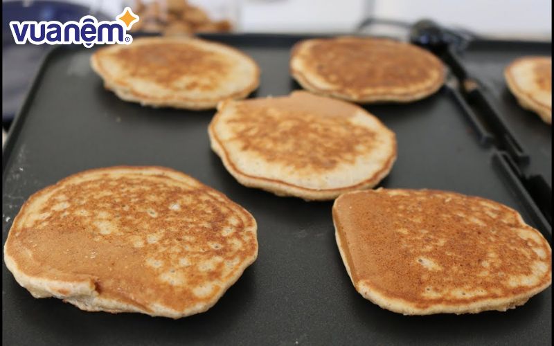 Bánh pancake - Món ăn sáng cho học sinh dễ làm