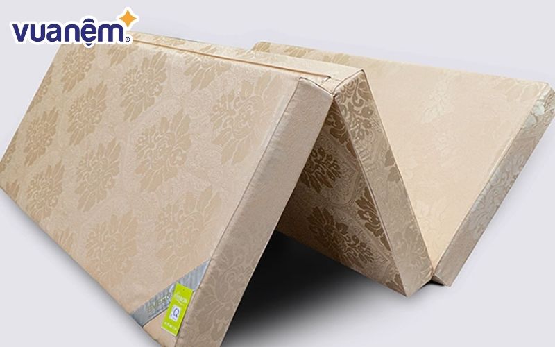 Sản phẩm đẹp bông ép Everon 1m5x1m9 được làm bằng chất liệu bông xơ tổng hợp