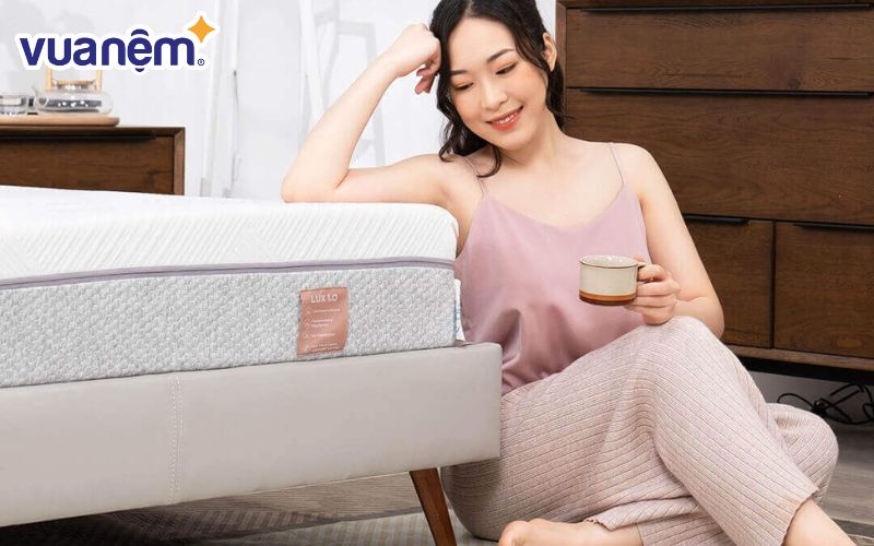 Nệm foam Comfy Lux 1.0 hỗ trợ người đau vai gáy