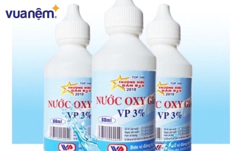 Oxy già 3% có tác dụng khử mùi nước tiểu rất hiệu quả