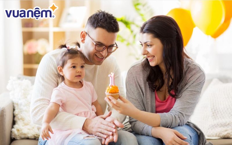 Đặt bé cưng tên Hà để con có tính cách ấm áp, cởi mở