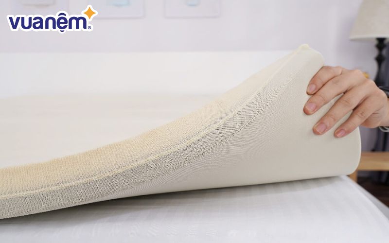 Nên chọn các loại topper nệm dễ vệ sinh