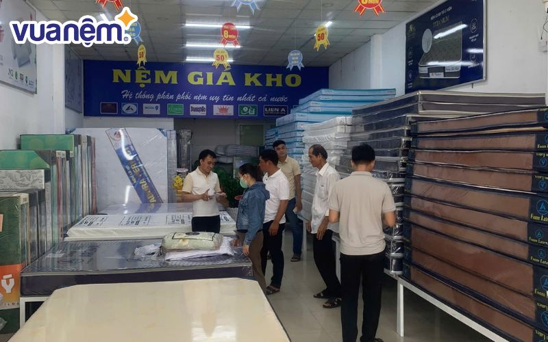 Nệm Giá Kho là một trong những cửa hàng uy tín chuyên cung cấp các loại nệm bông ép Đà Nẵng với giá cả phải chăng