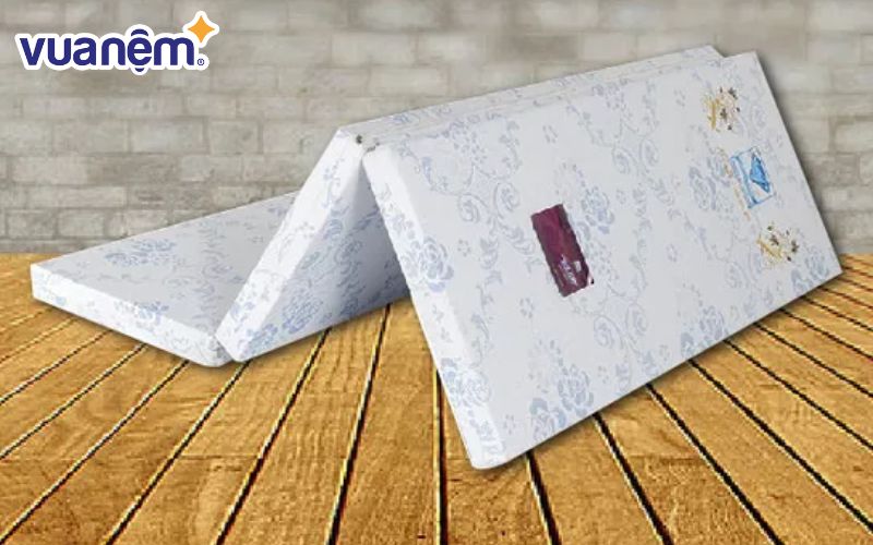 Nệm bông ép Kim Cương Acness được chế tạo từ bông polyester cao cấp với công nghệ sản xuất hiện đại