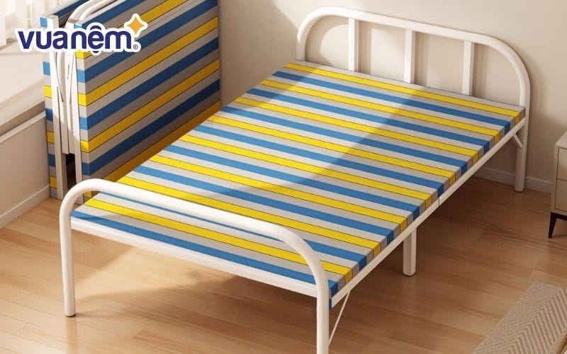 Khử mùi bằng cách phơi nệm bông ép ngoài trời nắng nhẹ