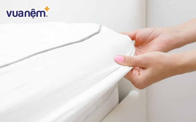 Bọc vỏ sau khi giặt đệm tại nhà