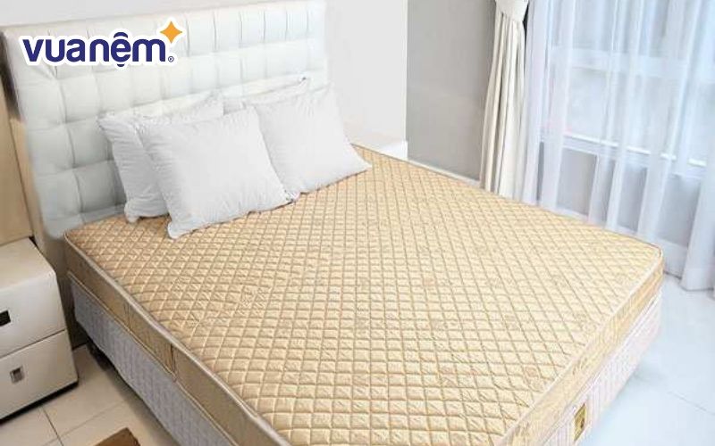Phơi đệm lò xo ở nơi thoáng gió sau khi giặt