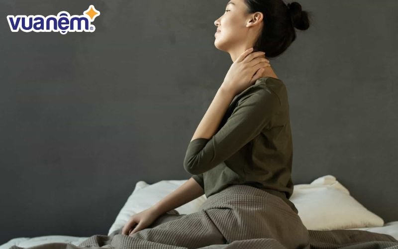 Việc ảnh hưởng đến cột sống thường xảy ra với các gia đình sử dụng nệm kém chất lượng