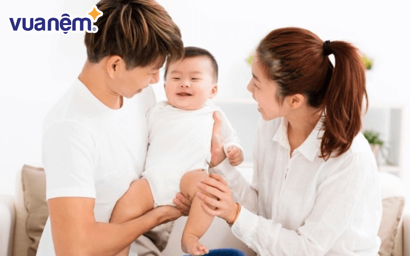 Con hợp tuổi bố mẹ, con mạnh khỏe, gia đình hạnh phúc