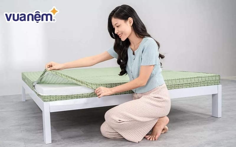 Nệm bông ép chính hãng luôn được làm từ 100% sợi bông, không sử dụng chất phụ gia hay keo dính