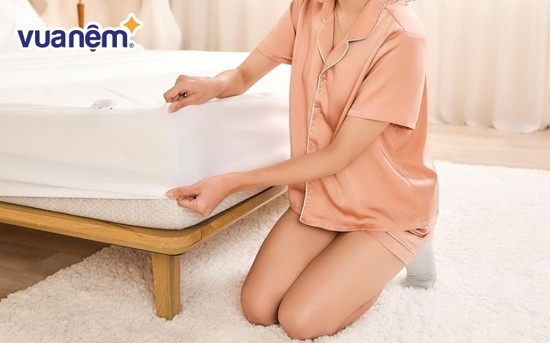 Tấm bảo vệ nệm chống thấm giúp hạn chế tình trạng nệm dính nước tiểu