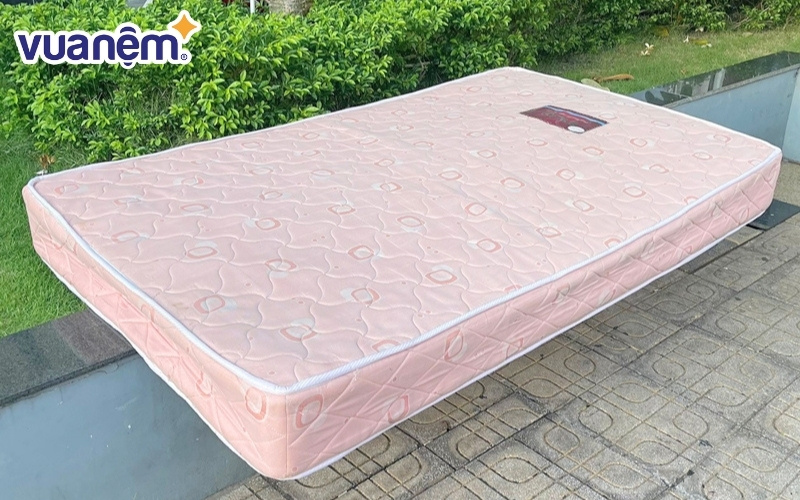 Ngoài nội thất, Thành Đạt cũng cung cấp đệm lò xo cũ