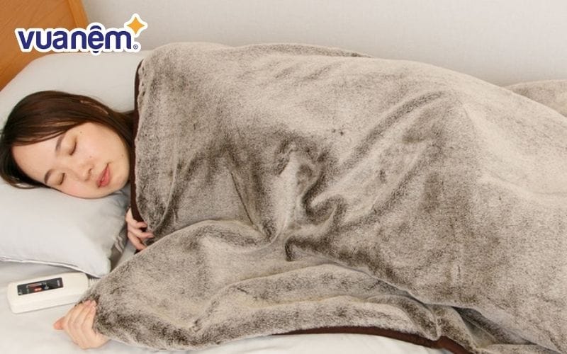 Giữ ấm cơ thể vào mùa đông với một chiếc chăn điện