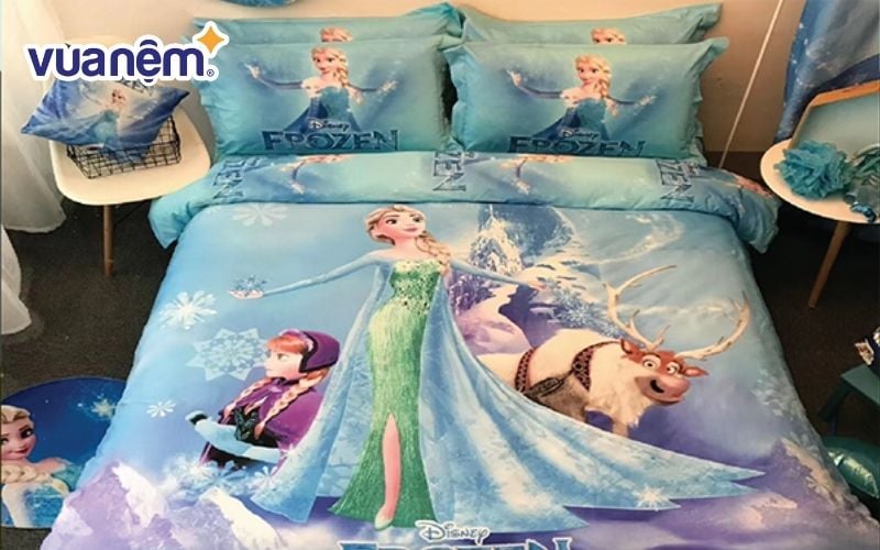Chăn ga gối Elsa, Anna và tuần lộc cho bé