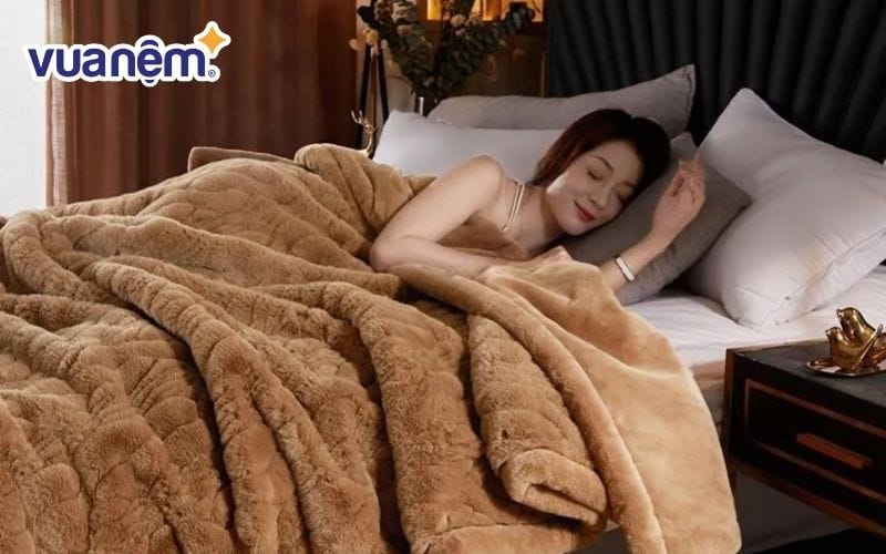 Chăn hồ ly mang lại cảm giác mềm mại, ấm áp khi đắp