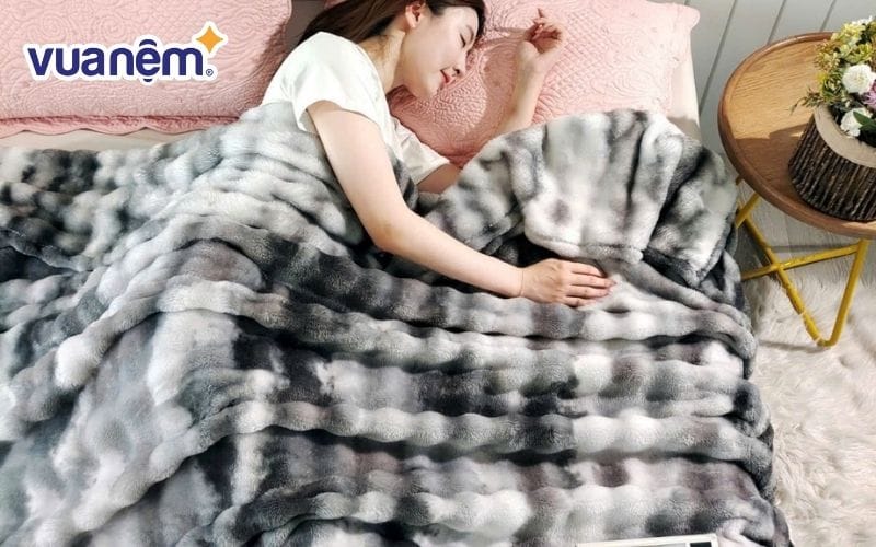 Lựa chọn chăn hồ ly đảm bảo giữ ấm trong thời tiết mùa đông