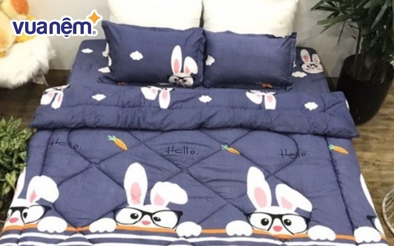 Chăn hơi giá rẻ chần bông có ruột họa tiết thỏ