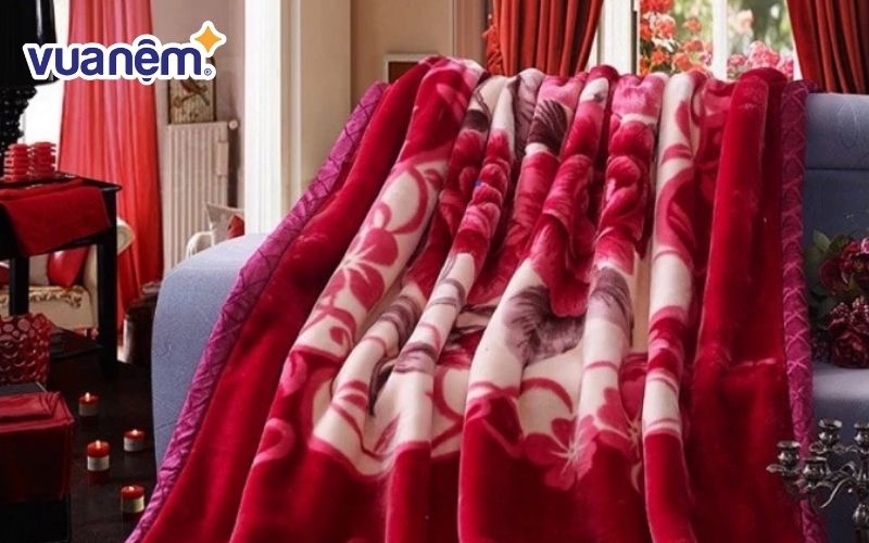Chăn tuyết nhung dày dặn 2 lớp 3kg màu hồng đỏ