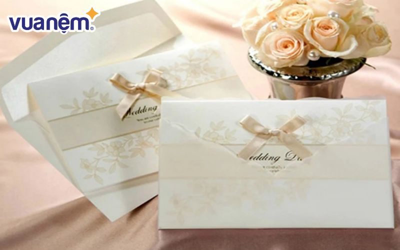 Gửi thiệp cưới đến khách mời