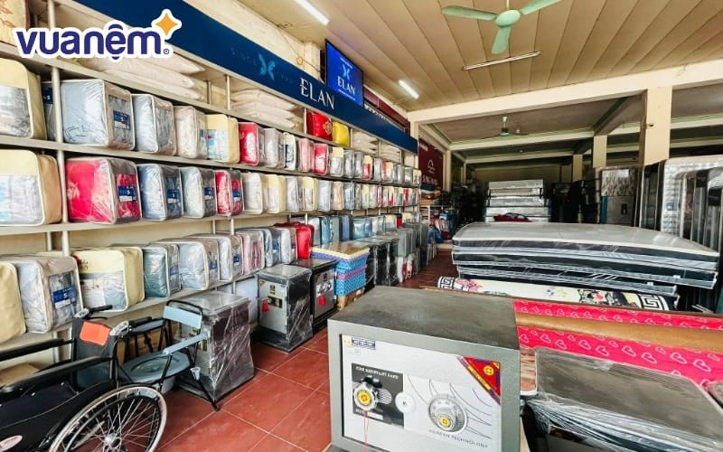 Khoát Huyền bán đa dạng sản phẩm phòng ngủ