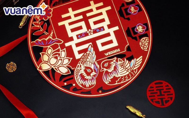 Chữ dán decal và chữ dán xốp là hai loại phổ biến nhất hiện nay